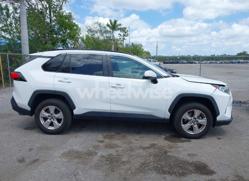 Photo 14 of 2021 Toyota Rav4 XLE (VIN 2T3W1RFV6MC171885)