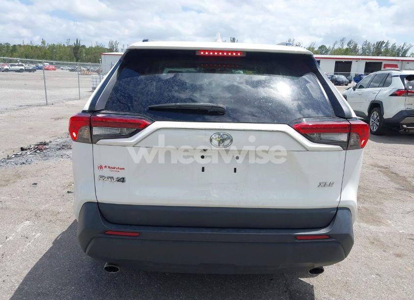 Photo 17 of 2021 Toyota Rav4 XLE (VIN 2T3W1RFV6MC171885)