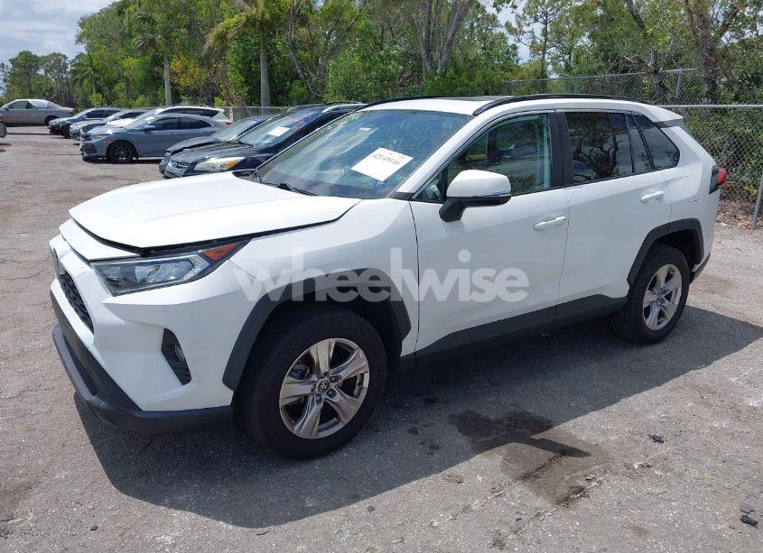 Photo 2 of 2021 Toyota Rav4 XLE (VIN 2T3W1RFV6MC171885)