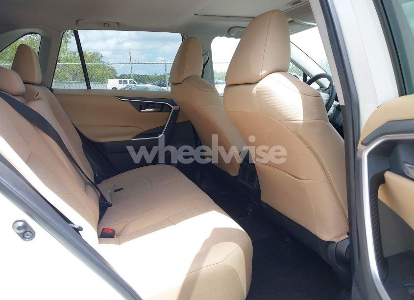 Photo 8 of 2021 Toyota Rav4 XLE (VIN 2T3W1RFV6MC171885)