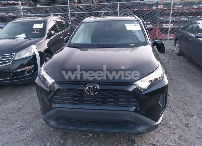Photo 13 of 2022 Toyota Rav4 XLE (VIN 2T3W1RFV6NC186291)