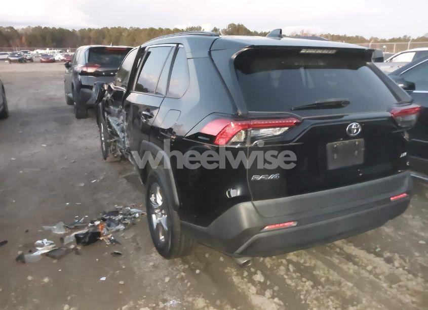 Photo 3 of 2022 Toyota Rav4 XLE (VIN 2T3W1RFV6NC186291)