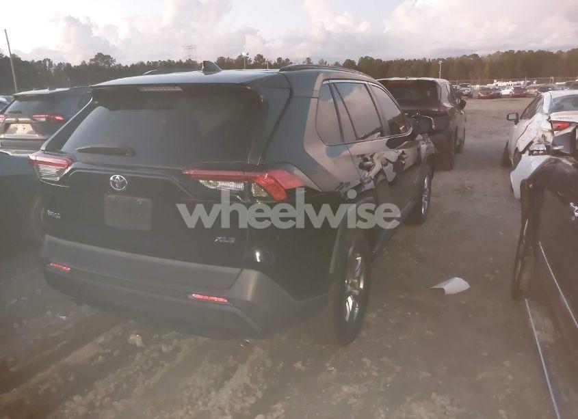 Photo 4 of 2022 Toyota Rav4 XLE (VIN 2T3W1RFV6NC186291)