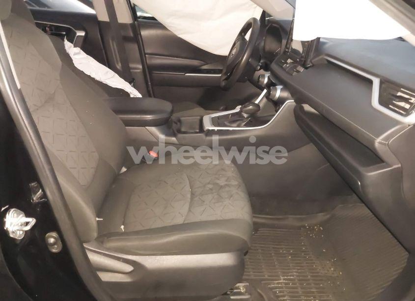 Photo 5 of 2022 Toyota Rav4 XLE (VIN 2T3W1RFV6NC186291)