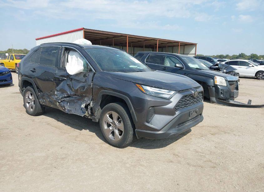2022 Toyota Rav4 XLE (VIN 2T3W1RFV6NC195086) main photo