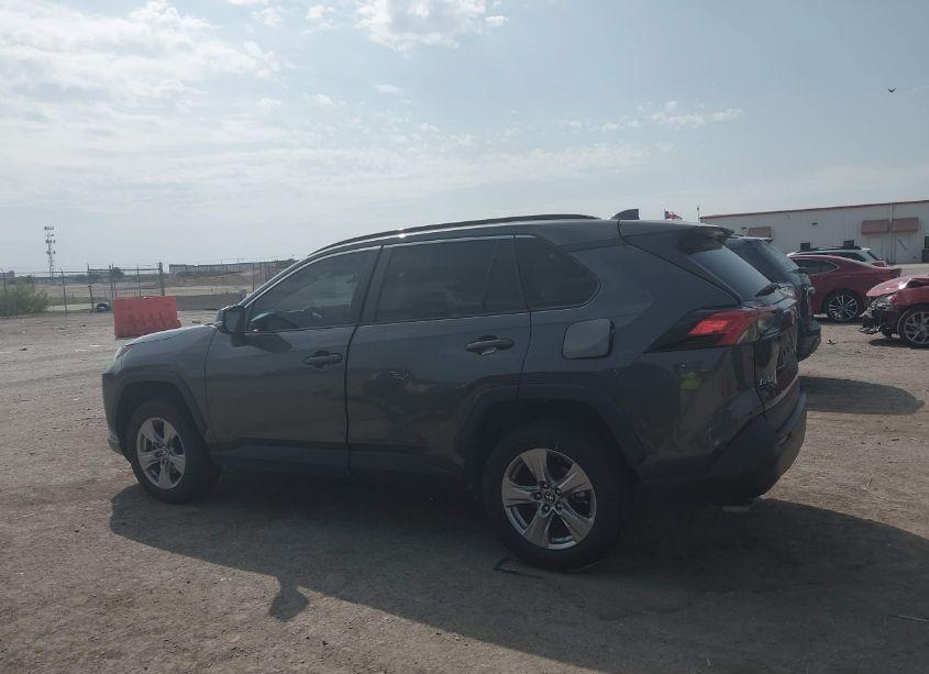 Photo 14 of 2022 Toyota Rav4 XLE (VIN 2T3W1RFV6NC195086)