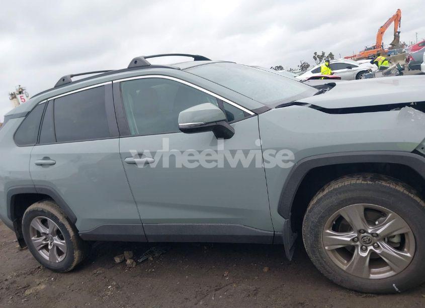 Photo 14 of 2022 Toyota Rav4 XLE (VIN 2T3W1RFV6NW196267)