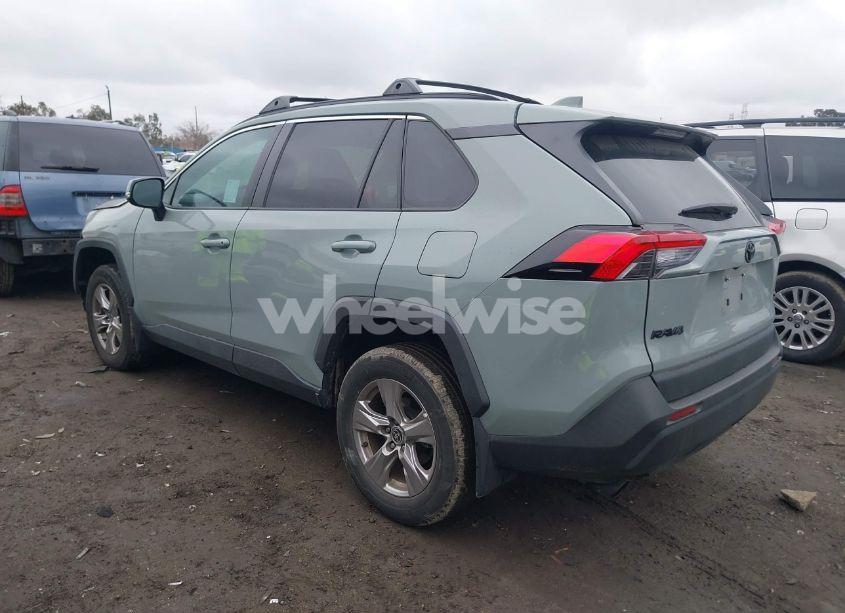 Photo 3 of 2022 Toyota Rav4 XLE (VIN 2T3W1RFV6NW196267)
