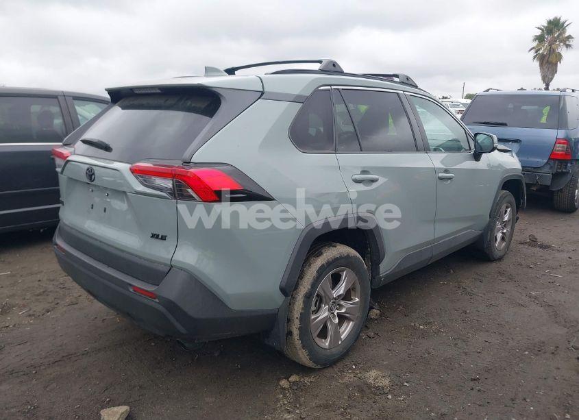 Photo 4 of 2022 Toyota Rav4 XLE (VIN 2T3W1RFV6NW196267)