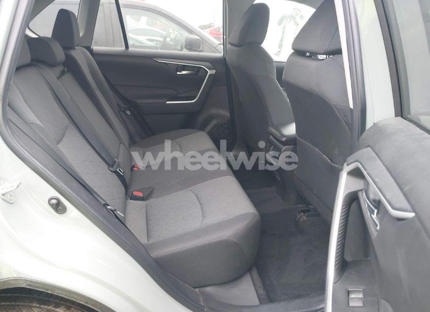 Photo 8 of 2022 Toyota Rav4 XLE (VIN 2T3W1RFV6NW196267)