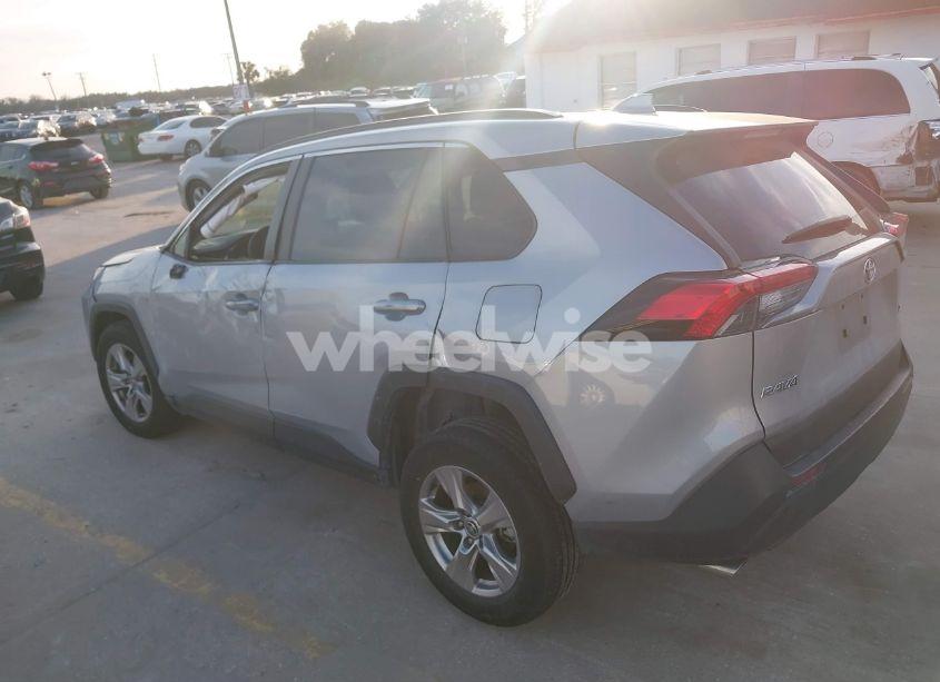Photo 3 of 2022 Toyota Rav4 XLE (VIN 2T3W1RFV6NW205047)