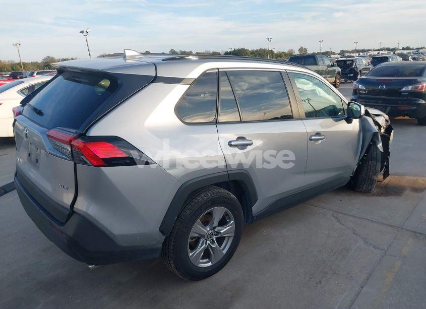 Photo 4 of 2022 Toyota Rav4 XLE (VIN 2T3W1RFV6NW205047)