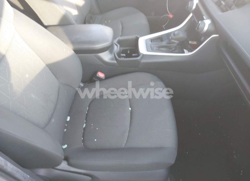 Photo 5 of 2022 Toyota Rav4 XLE (VIN 2T3W1RFV6NW205047)