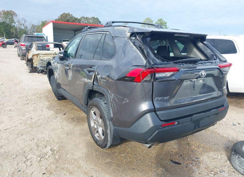 Photo 3 of 2022 Toyota Rav4 XLE (VIN 2T3W1RFV6NW216209)