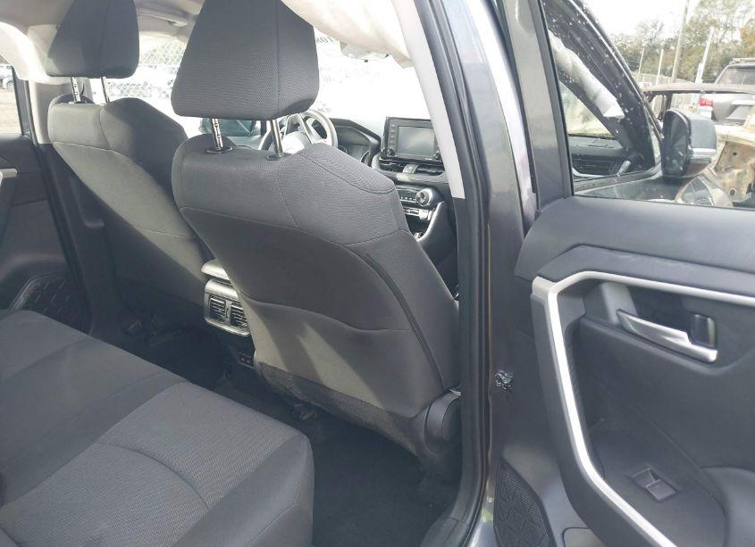 Photo 8 of 2022 Toyota Rav4 XLE (VIN 2T3W1RFV6NW216209)