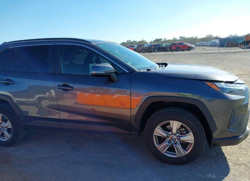 Photo 14 of 2022 Toyota Rav4 XLE (VIN 2T3W1RFV6NW225010)