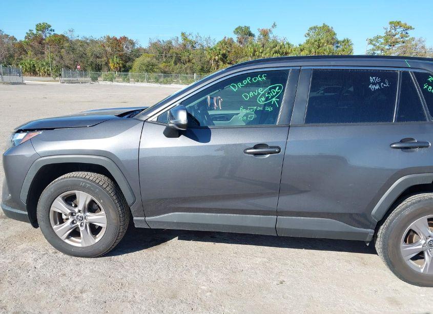 Photo 15 of 2022 Toyota Rav4 XLE (VIN 2T3W1RFV6NW225010)