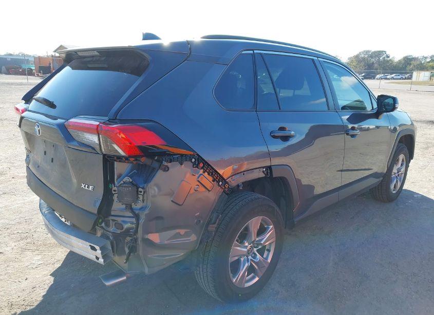 Photo 18 of 2022 Toyota Rav4 XLE (VIN 2T3W1RFV6NW225010)