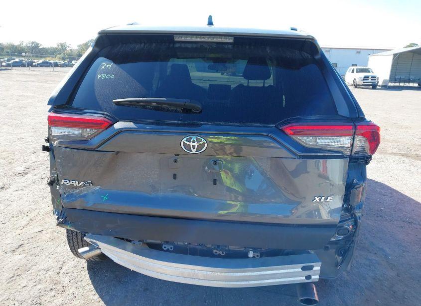 Photo 6 of 2022 Toyota Rav4 XLE (VIN 2T3W1RFV6NW225010)