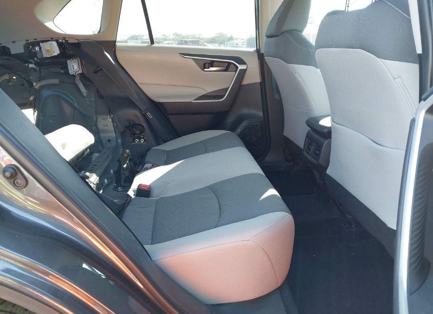 Photo 8 of 2022 Toyota Rav4 XLE (VIN 2T3W1RFV6NW225010)