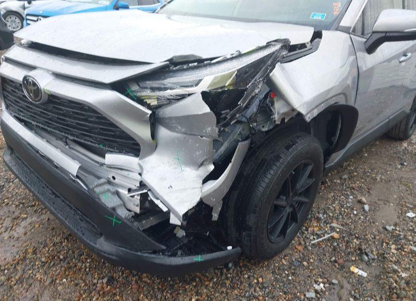 Photo 6 of 2024 Toyota Rav4 XLE (VIN 2T3W1RFV6RC272383)