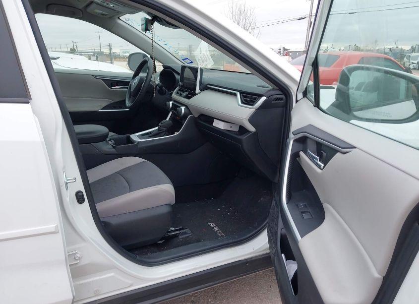 Photo 5 of 2024 Toyota Rav4 XLE (VIN 2T3W1RFV6RC274781)