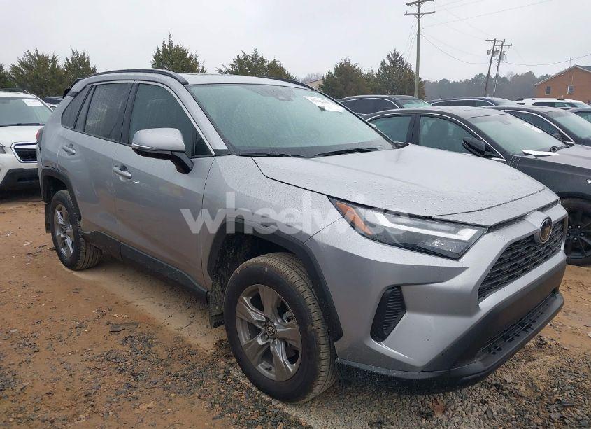 2024 Toyota Rav4 XLE (VIN 2T3W1RFV6RC298840) main photo