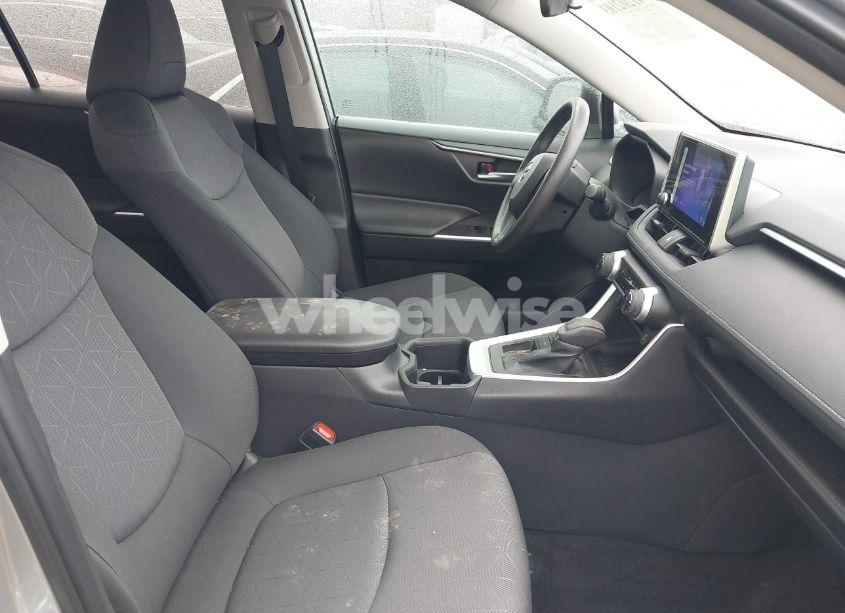 Photo 5 of 2024 Toyota Rav4 XLE (VIN 2T3W1RFV6RC298840)