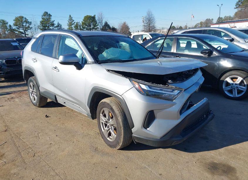2024 Toyota Rav4 XLE (VIN 2T3W1RFV6RW324870) main photo