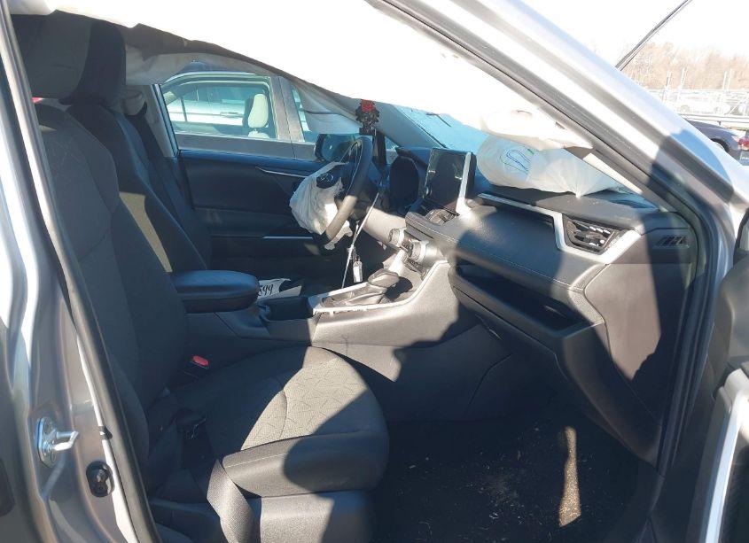 Photo 5 of 2024 Toyota Rav4 XLE (VIN 2T3W1RFV6RW324870)