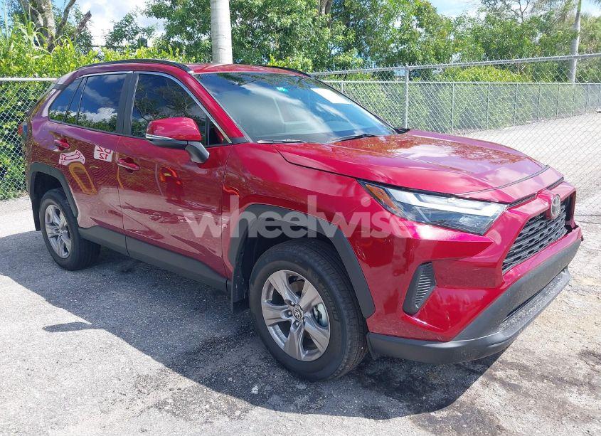 2024 Toyota Rav4 XLE (VIN 2T3W1RFV6RW355973) main photo