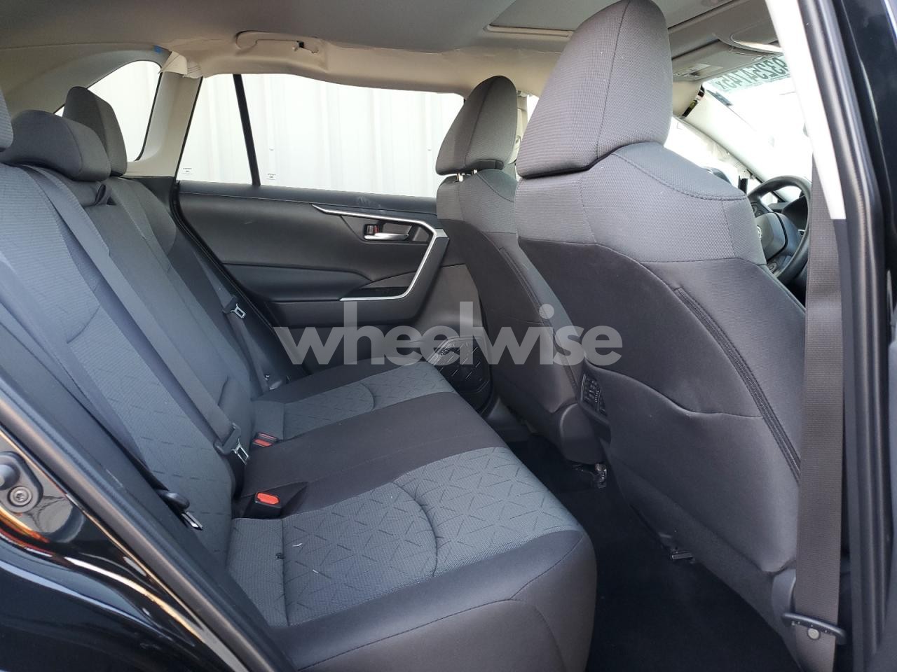 Photo 11 of 2025 TOYOTA RAV4 XLE (VIN 2T3W1RFV6SW413005)