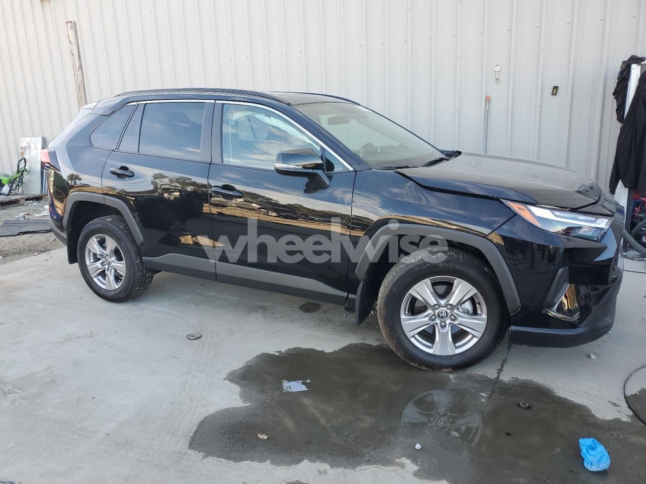 Photo 4 of 2025 TOYOTA RAV4 XLE (VIN 2T3W1RFV6SW413005)