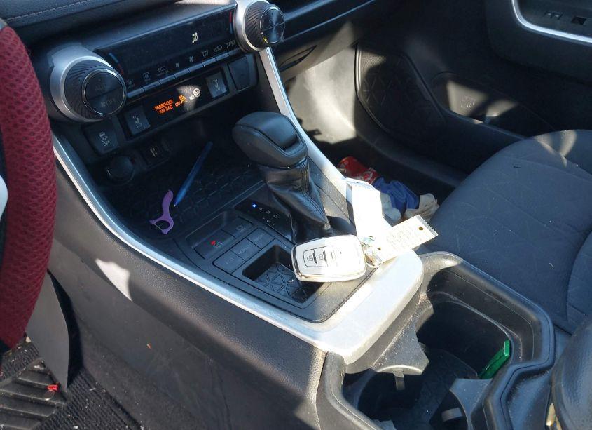 Photo 11 of 2019 Toyota Rav4 XLE (VIN 2T3W1RFV7KC017389)