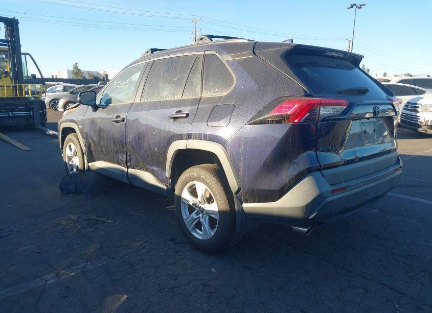 Photo 3 of 2019 Toyota Rav4 XLE (VIN 2T3W1RFV7KC017389)
