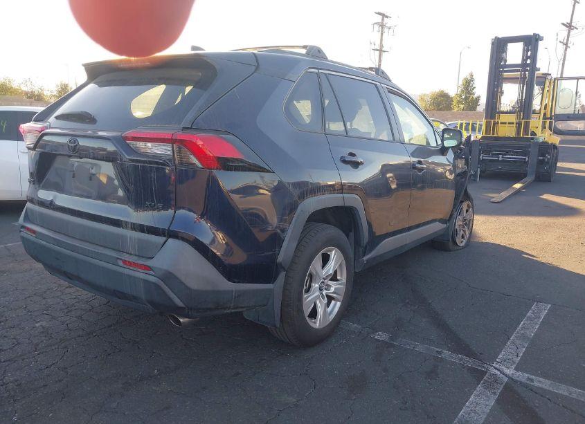 Photo 4 of 2019 Toyota Rav4 XLE (VIN 2T3W1RFV7KC017389)