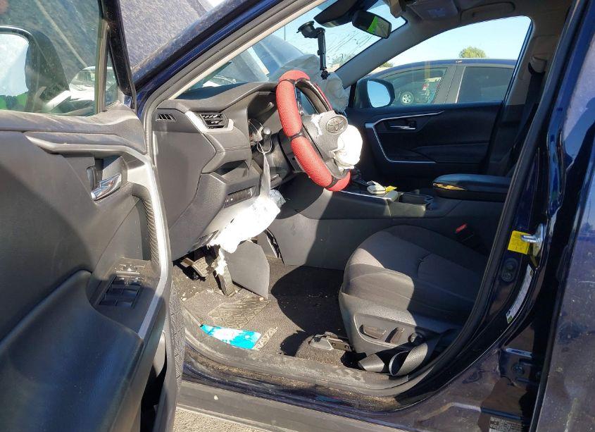 Photo 5 of 2019 Toyota Rav4 XLE (VIN 2T3W1RFV7KC017389)