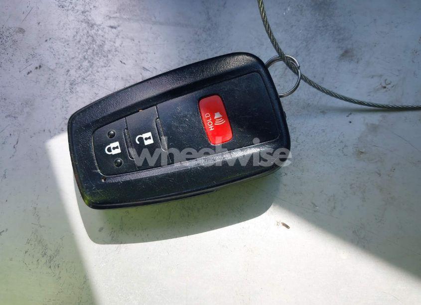 Photo 11 of 2019 Toyota Rav4 XLE (VIN 2T3W1RFV7KC023595)