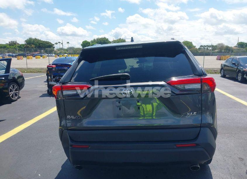 Photo 16 of 2019 Toyota Rav4 XLE (VIN 2T3W1RFV7KC023595)