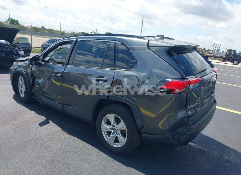Photo 3 of 2019 Toyota Rav4 XLE (VIN 2T3W1RFV7KC023595)