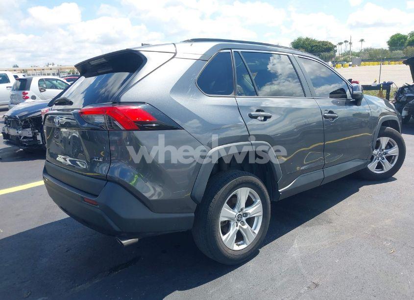 Photo 4 of 2019 Toyota Rav4 XLE (VIN 2T3W1RFV7KC023595)
