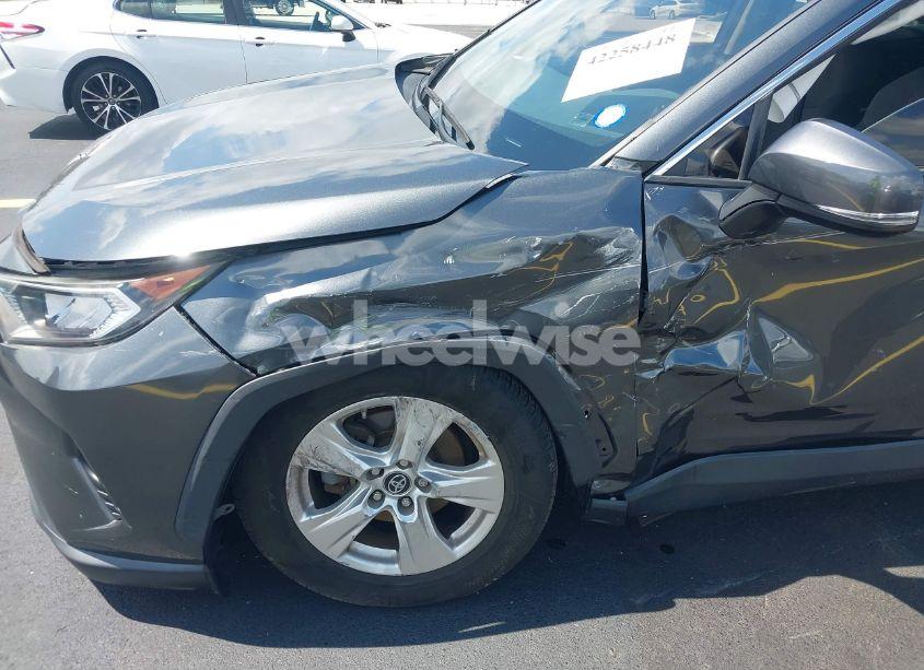 Photo 6 of 2019 Toyota Rav4 XLE (VIN 2T3W1RFV7KC023595)