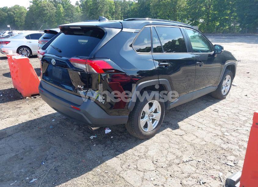 Photo 4 of 2019 Toyota Rav4 XLE (VIN 2T3W1RFV7KW021151)