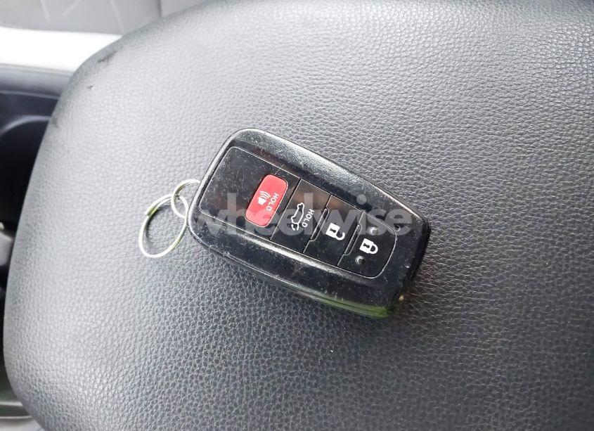 Photo 11 of 2020 Toyota Rav4 XLE (VIN 2T3W1RFV7LW060453)