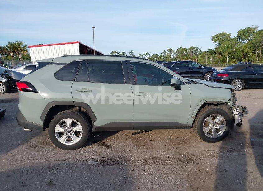 Photo 13 of 2020 Toyota Rav4 XLE (VIN 2T3W1RFV7LW060453)