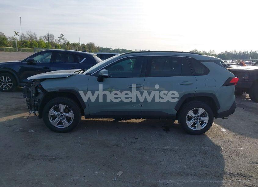 Photo 14 of 2020 Toyota Rav4 XLE (VIN 2T3W1RFV7LW060453)