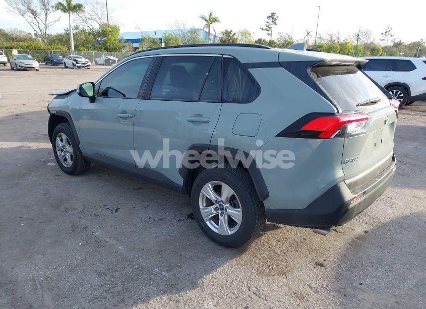 Photo 3 of 2020 Toyota Rav4 XLE (VIN 2T3W1RFV7LW060453)