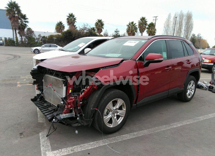 Photo 2 of 2020 Toyota Rav4 XLE (VIN 2T3W1RFV7LW086907)