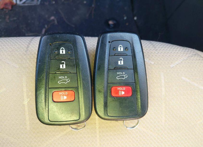 Photo 11 of 2021 Toyota Rav4 XLE (VIN 2T3W1RFV7MC118418)