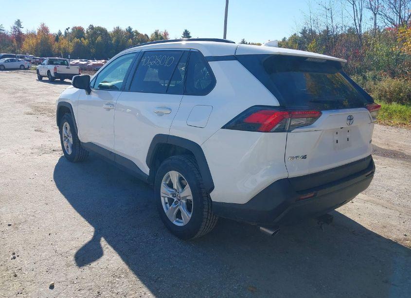 Photo 3 of 2021 Toyota Rav4 XLE (VIN 2T3W1RFV7MC118418)